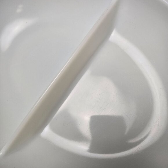 Vintage Pyrex 1083 Milk Glass Divided Serving Casserole Dish 1.5 Qt Made in USA - Picture 3 of 11